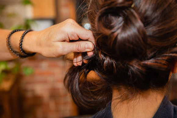 2198 bride-getting-ready- longisland-wedding-pictures--east-end-wedding-east end-longisland-newyork