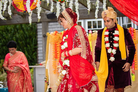 2427 punjabi-wedding-photographer-hauppauge-selden-centereach-with-beutiful-bride-groom--backyard-wedding-ceremony- longisland-wedding-pictures--east-end-wedding-east end