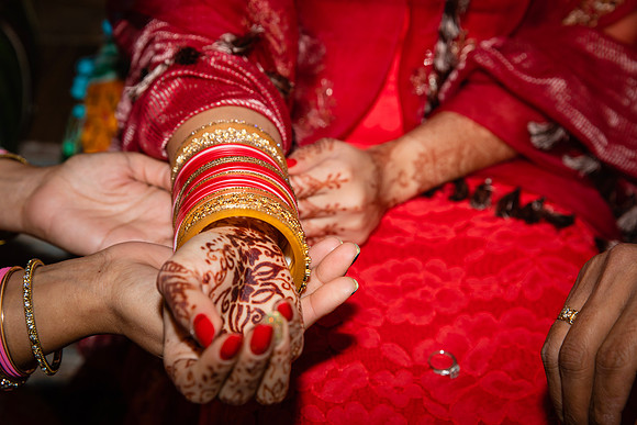 2091 indian-wedding-pictures-chooda-ceremony-sag-harbor-longisland-newyork